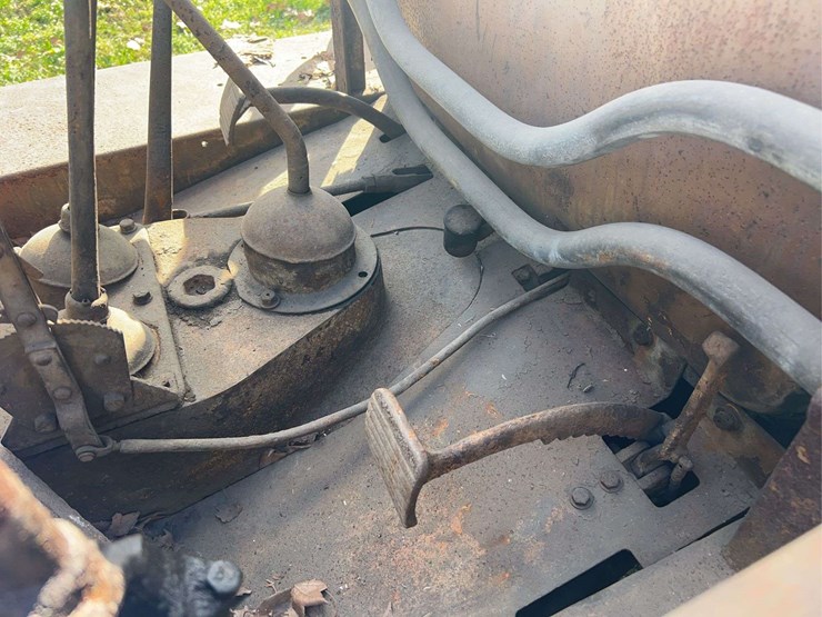 caterpillar-forty-gas-crawler-image-23