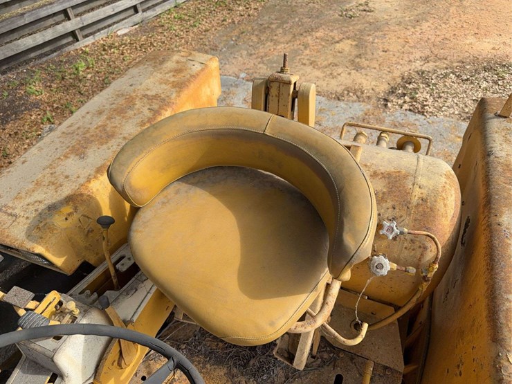 minneapolis-moline-g1000-image-35