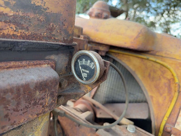 caterpillar-thirty-image-22