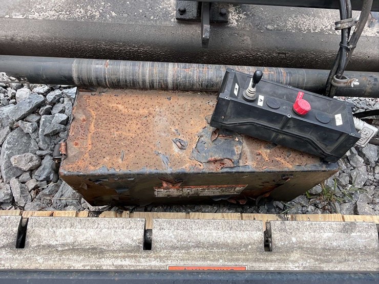 maxon-semi--trailer-lift-gate-image-13