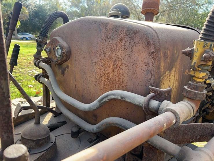 caterpillar-forty-gas-crawler-image-22