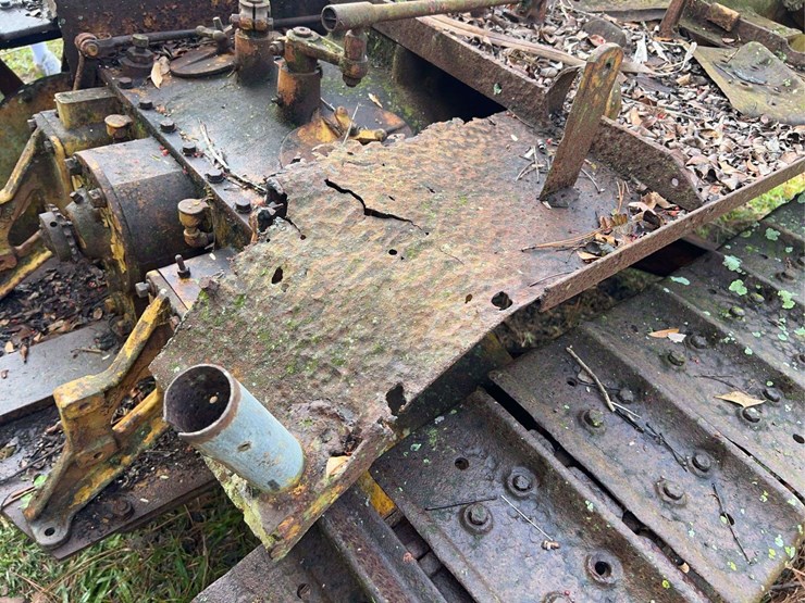 caterpillar-thirty-image-24