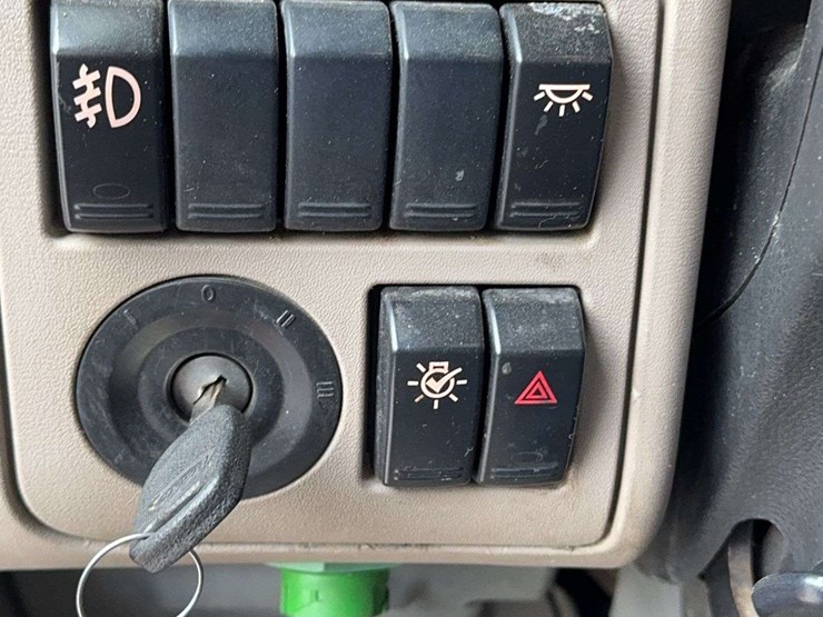 2019-peterbilt-579-image-34