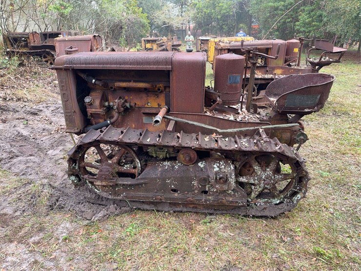 caterpillar-2-ton-crawler-image-2