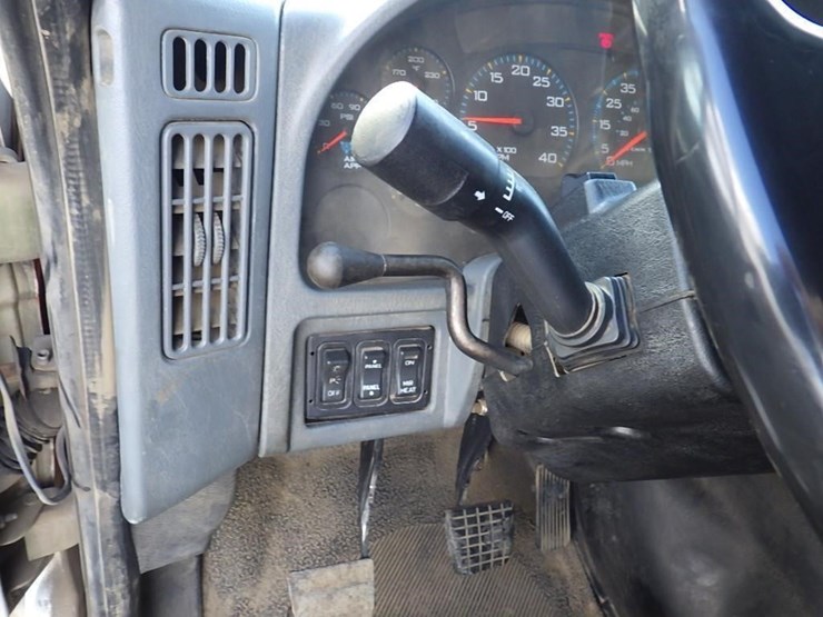 2007-international-7600-image-37