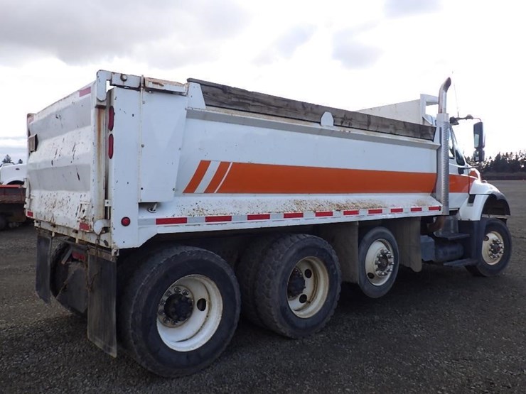 2007-international-7600-image-5