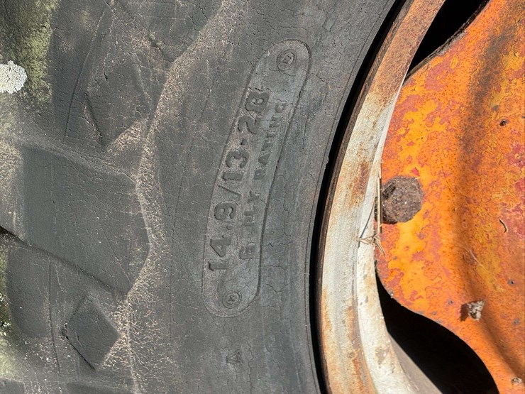 minneapolis-moline-parts-tractor-image-26