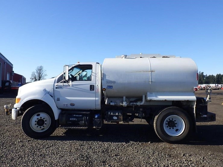 2015-ford-f750-image-8