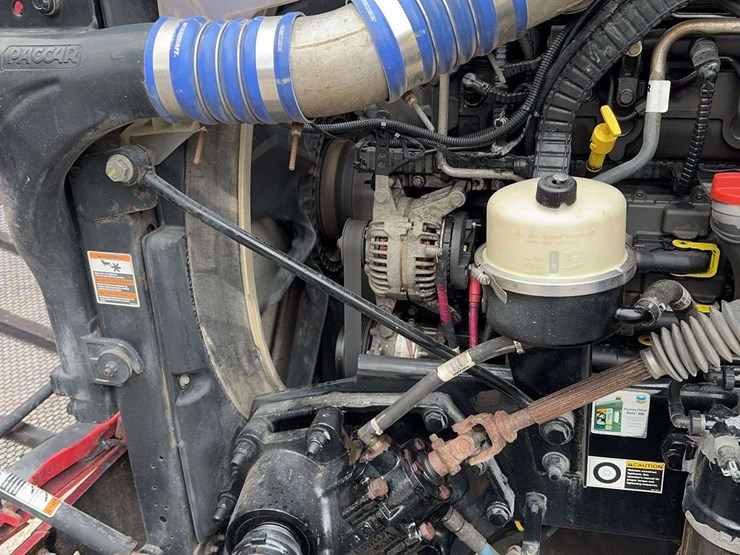 2019-peterbilt-579-image-22