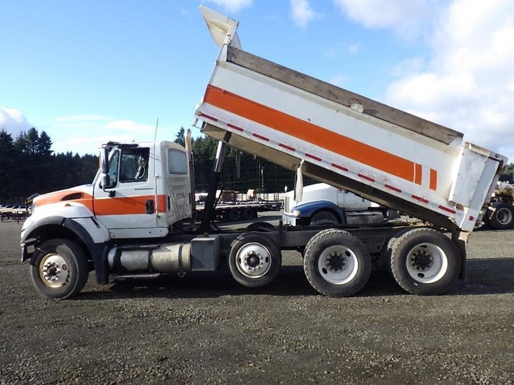 2007-international-7600-image-8