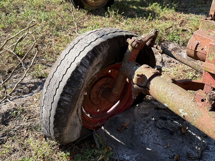 minneapolis-moline-parts-tractor-image-31