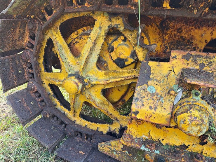 caterpillar-twenty-two-image-36