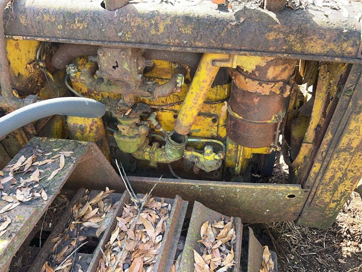 caterpillar-r2-image-14