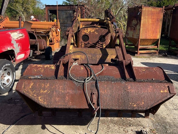 minneapolis-moline-diesel-crawler-image-4