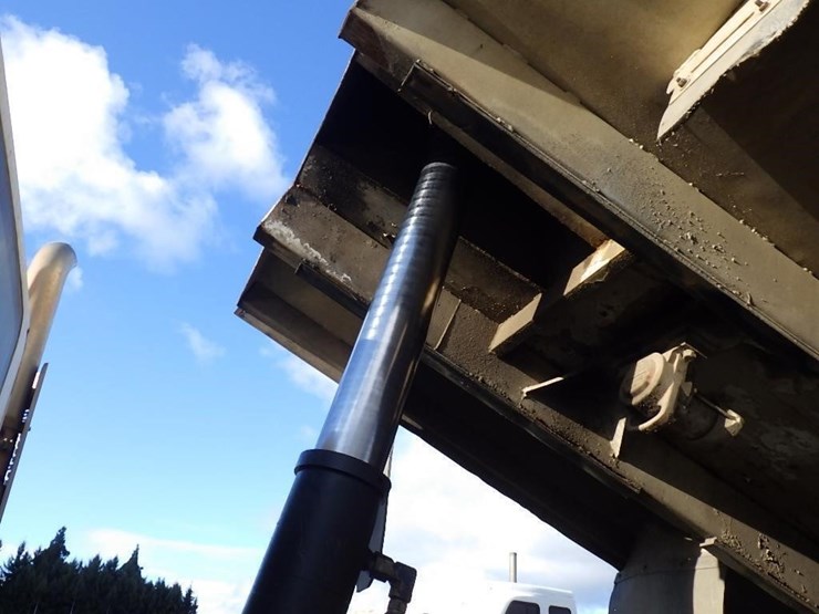 2007-international-7600-image-14