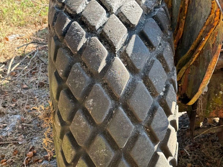 minneapolis-moline-parts-tractor-image-28