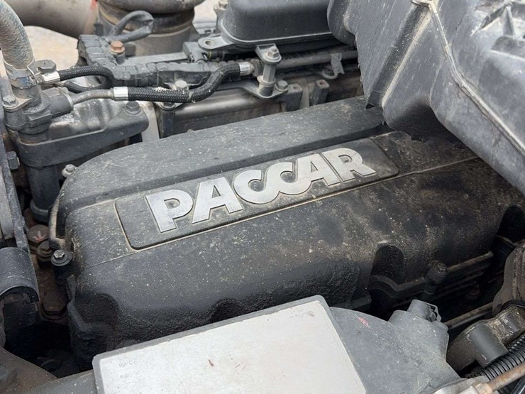 2019-peterbilt-579-image-19