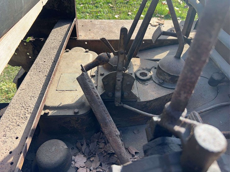 caterpillar-forty-gas-crawler-image-24