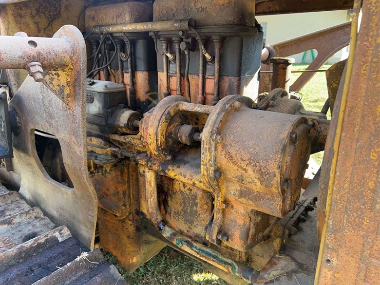 caterpillar-forty-gas-crawler-image-13