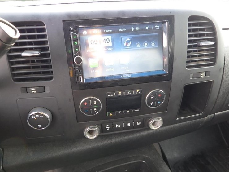 2011-chevrolet-2500-image-27