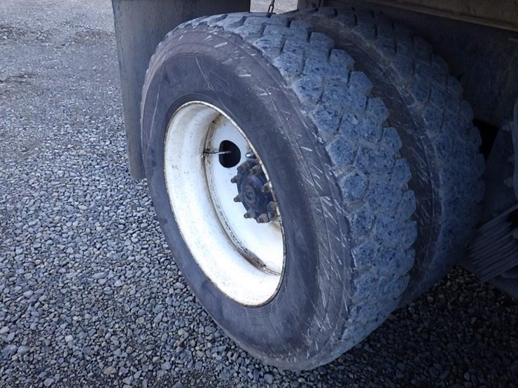 2007-international-7600-image-27