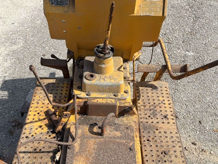 serial-no.4-minneapolis-moline-jet-star-3-transmission-and-rearend-image-7