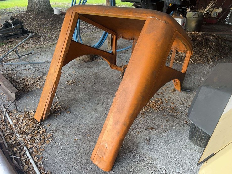 minneapolis-moline-udlx-cab-image-5