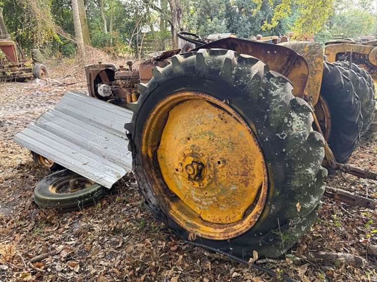 minneapolis-moline-diesel-parts-tractor-image-4