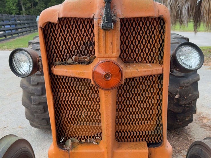 minneapolis-moline-335-image-37