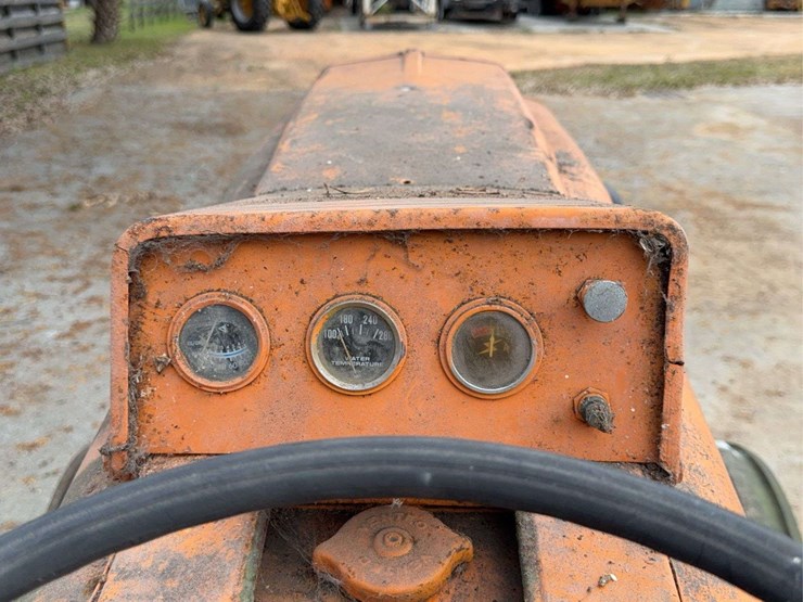 minneapolis-moline-335-image-18