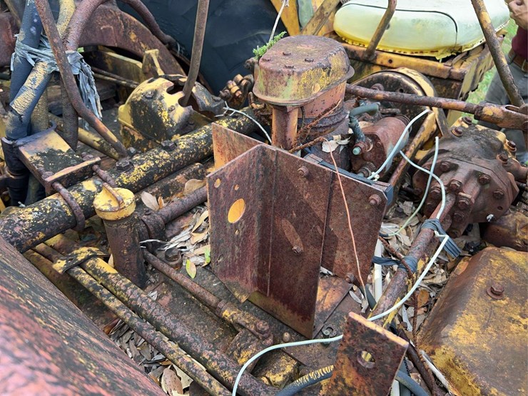 john-deere-840-image-68