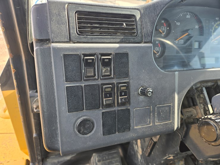 komatsu-hm400-2-image-55