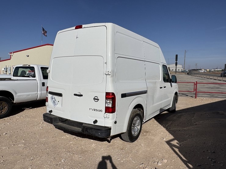 2019-nissan-nv2500-image-4