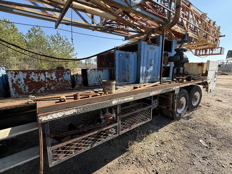 2007-moor-rig-xj60-dd-104'-200k-5-axle-well-service-workover-rig-image-21