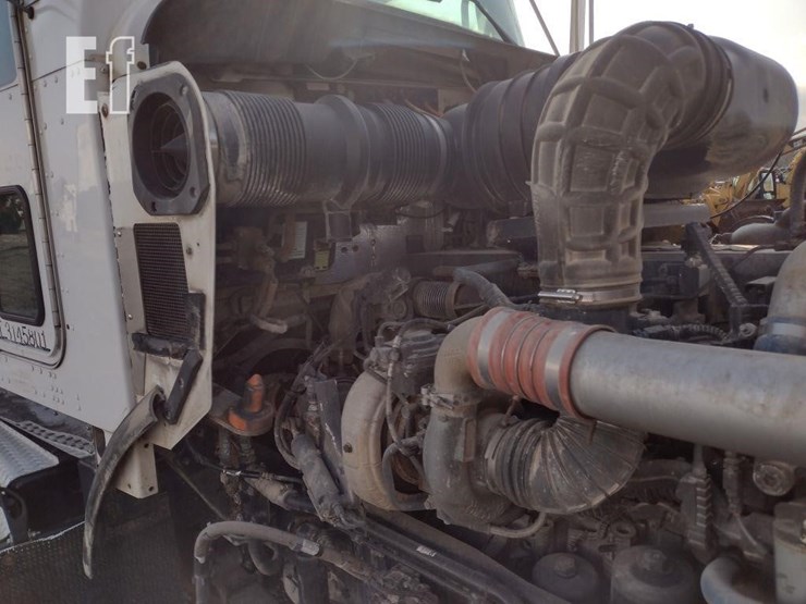 2013-kenworth-t800-image-27