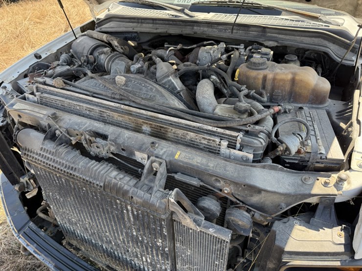 2010-ford-f550-xl-image-28