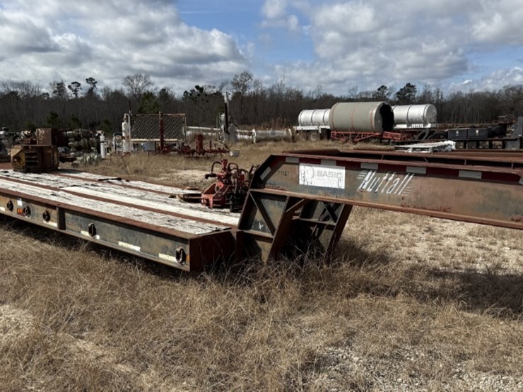 2006-nuttall-40'-x-102"-55-ton-3-axle-narrow-neck-lowboy-image-1