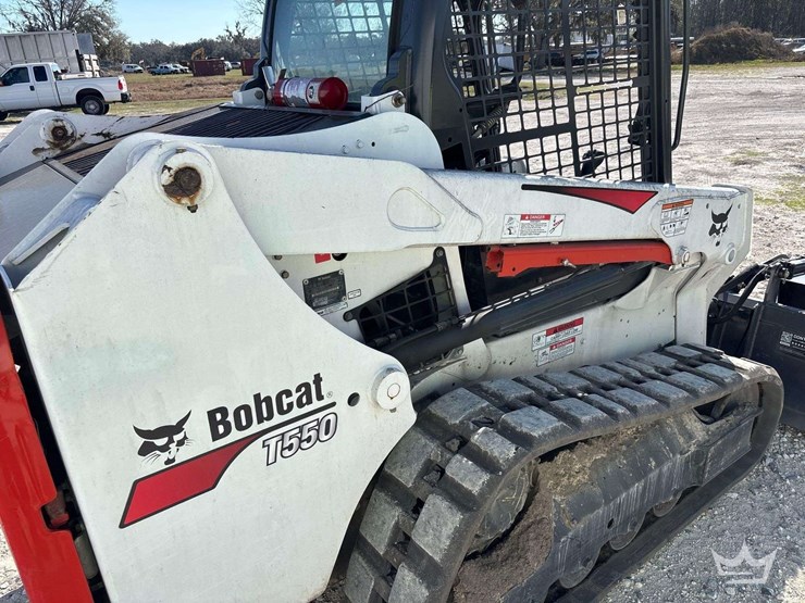 2017-bobcat-t550-image-11