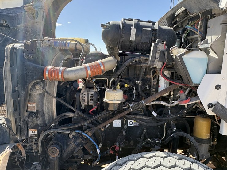 2013-kenworth-t800-image-11