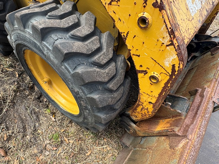 2014-caterpillar-226b3-image-15