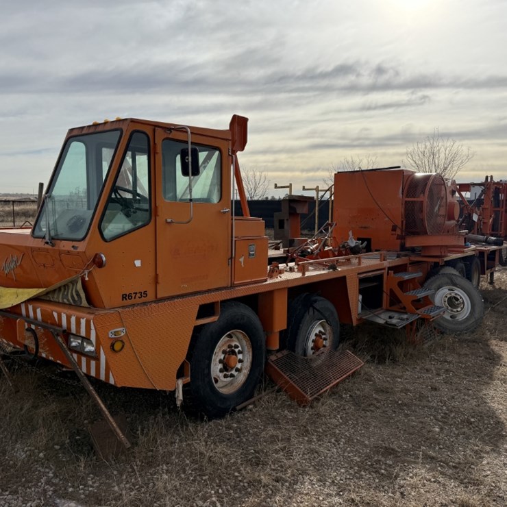 TAYLOR DD260HD 5-AXLE WELL SERVICE RIG CHASSIS F/ PARTS ONLY