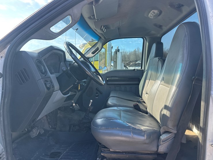 2012-ford-f650-image-24