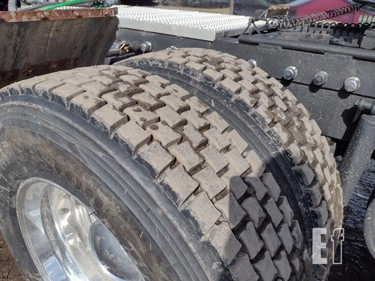 2007-peterbilt-379-image-23