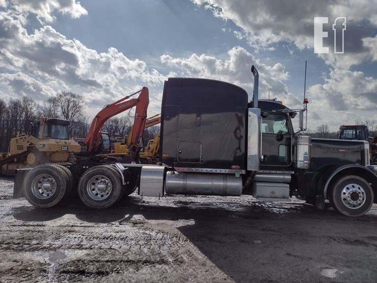 2007-peterbilt-379-image-3