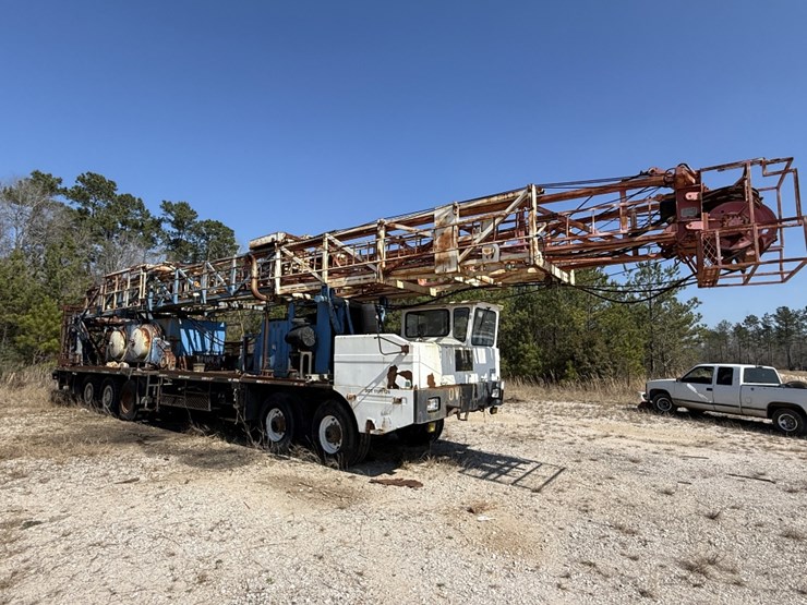 2007-moor-rig-xj60-dd-104'-200k-5-axle-well-service-workover-rig-image-2