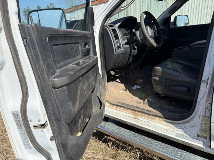 2018-ram-3500-hd-image-16