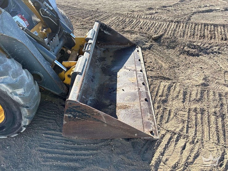 2012-deere-328d-image-15