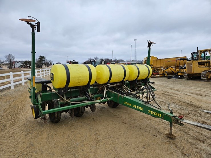 john-deere-7200-image-8