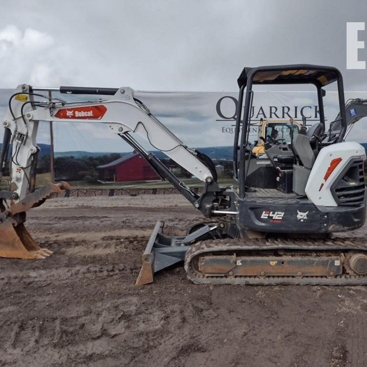 BOBCAT E42