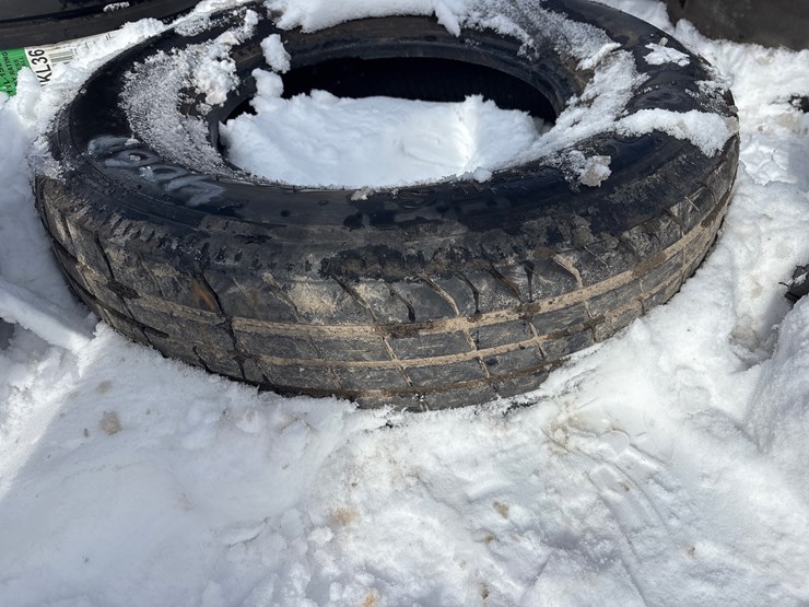 #4069-•-st235/80r16-image-2